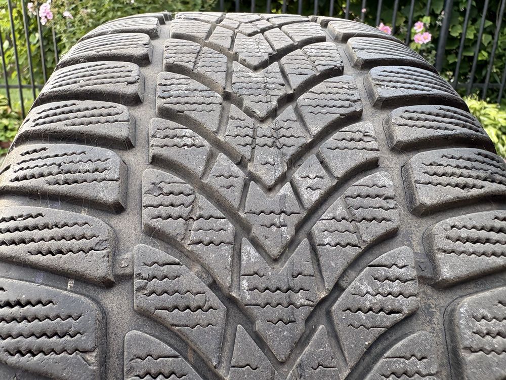 4 koła z oponami zimowymi Audi