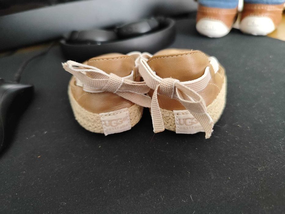 Sapatos de Bébe UGG Novos