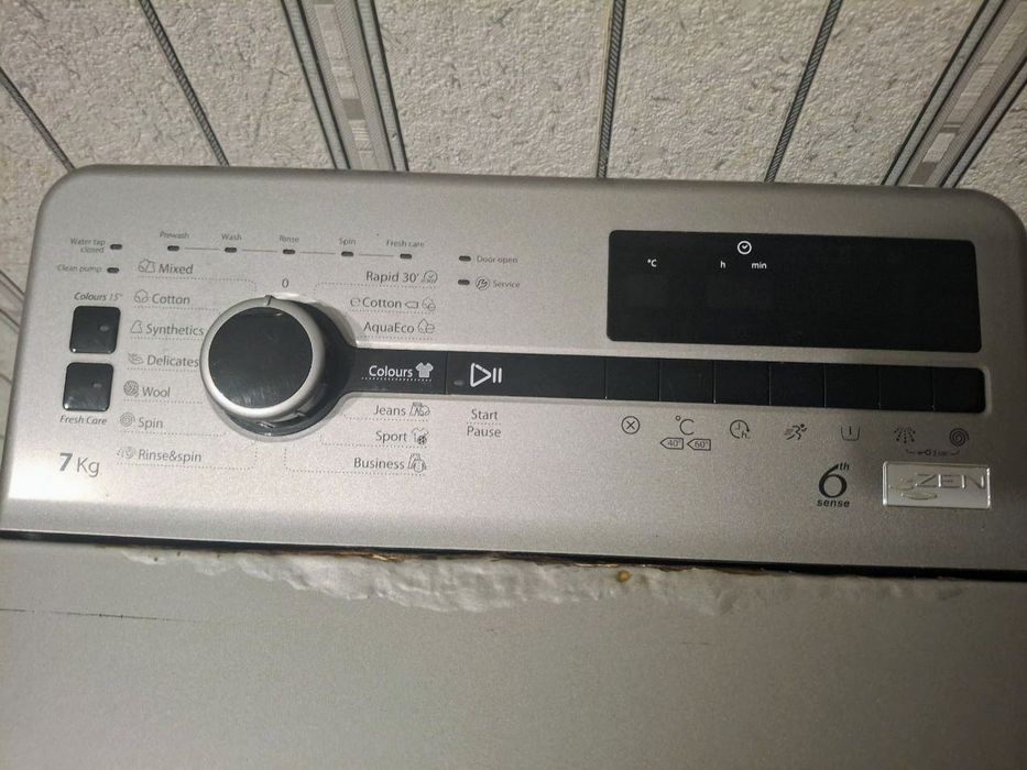 Пральна машина  Whirlpool 6 Sense