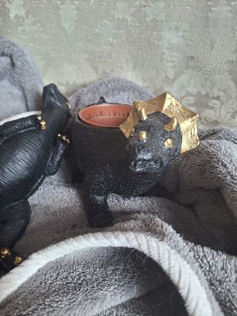 Doniczki dinozaury