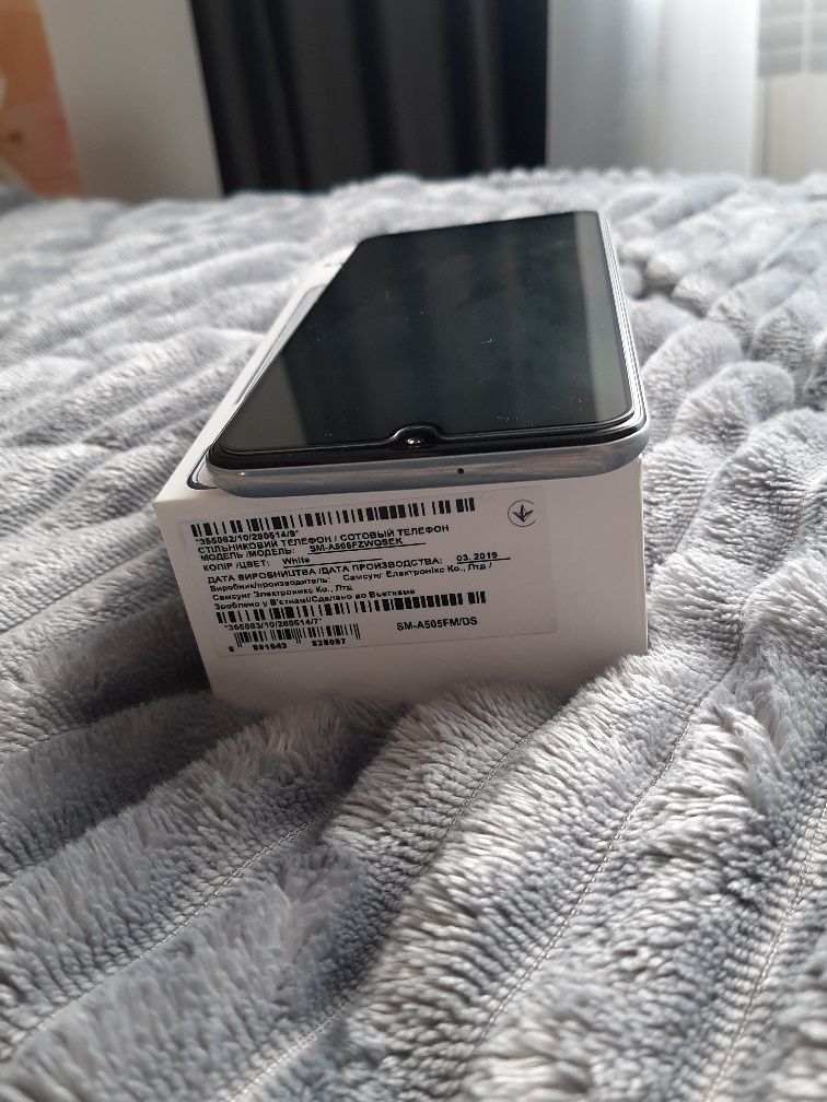 Продам samsung a50 6/128