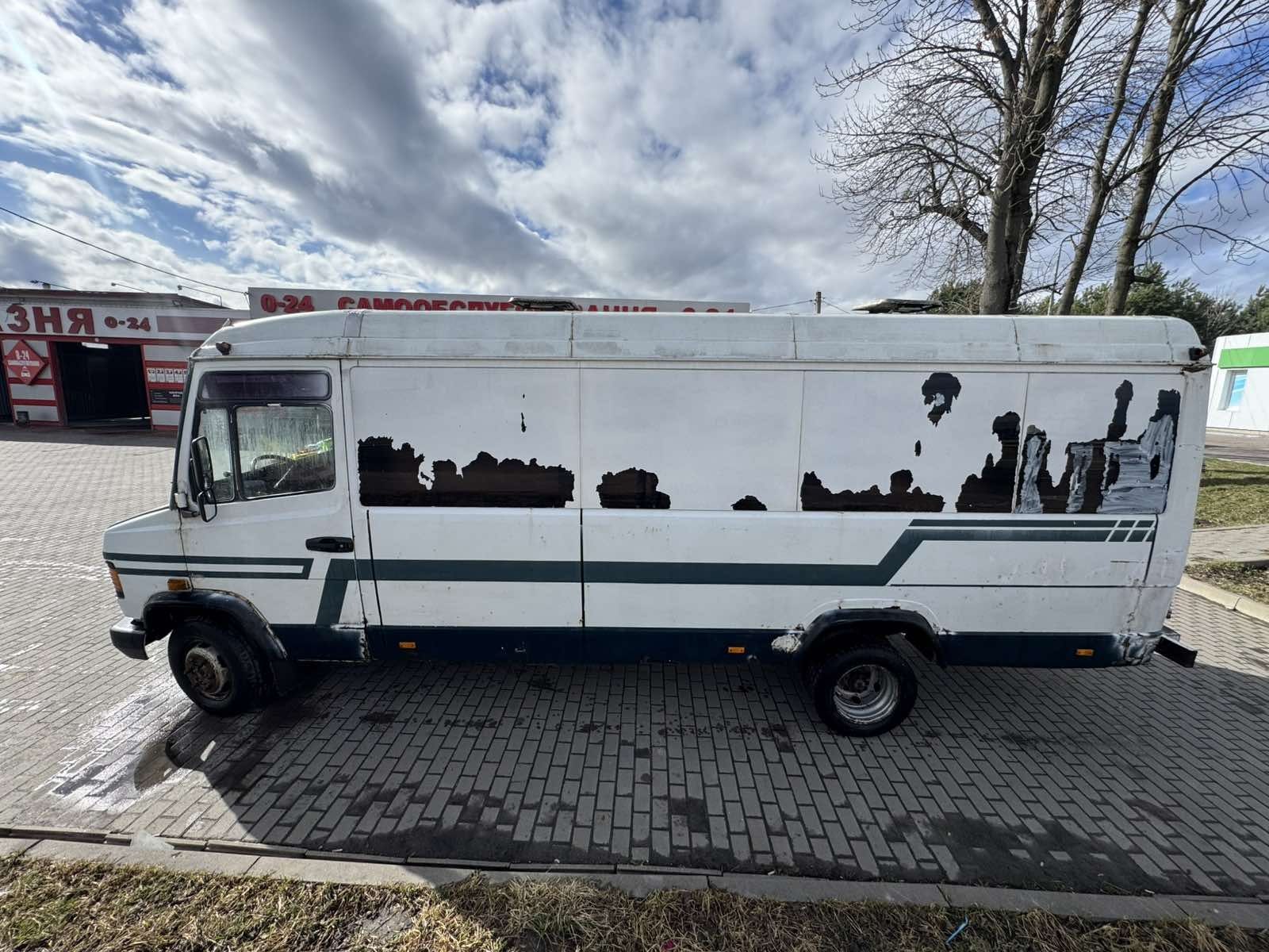 Mercedes T2 811D