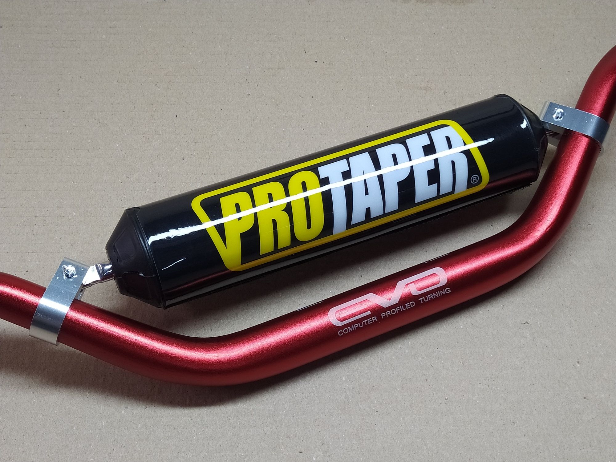 Руль мото d28 L795 PROTAPER" красный с буфером +перемычка