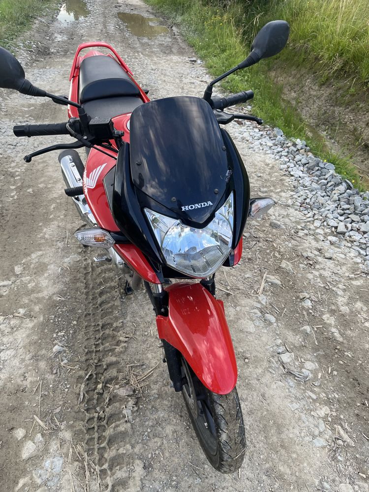 Honda CBF 125.