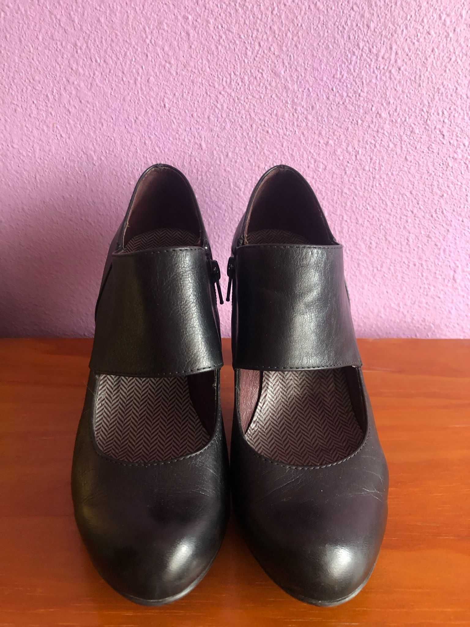 Sandalias pretas Wonders