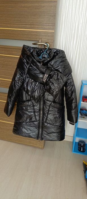 Пальто на девочку рост 140-146 см.