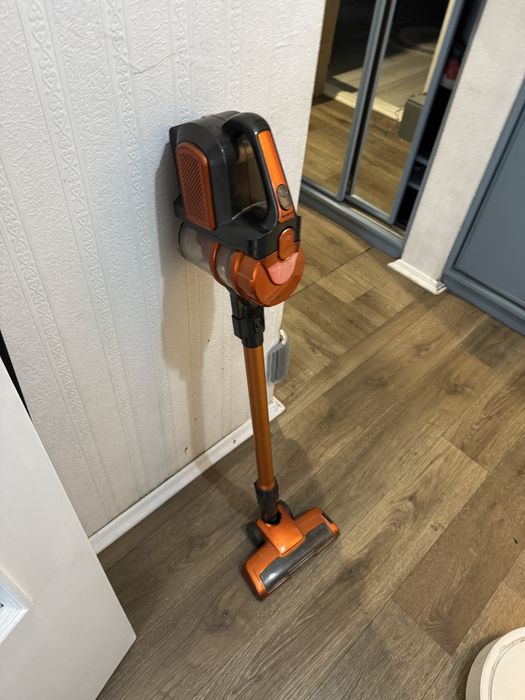 Пилосос Clatronic BS 1307 A Orange. Пилосмок