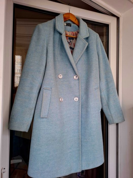 Пальто весняне, блакитне М, 46 розмір