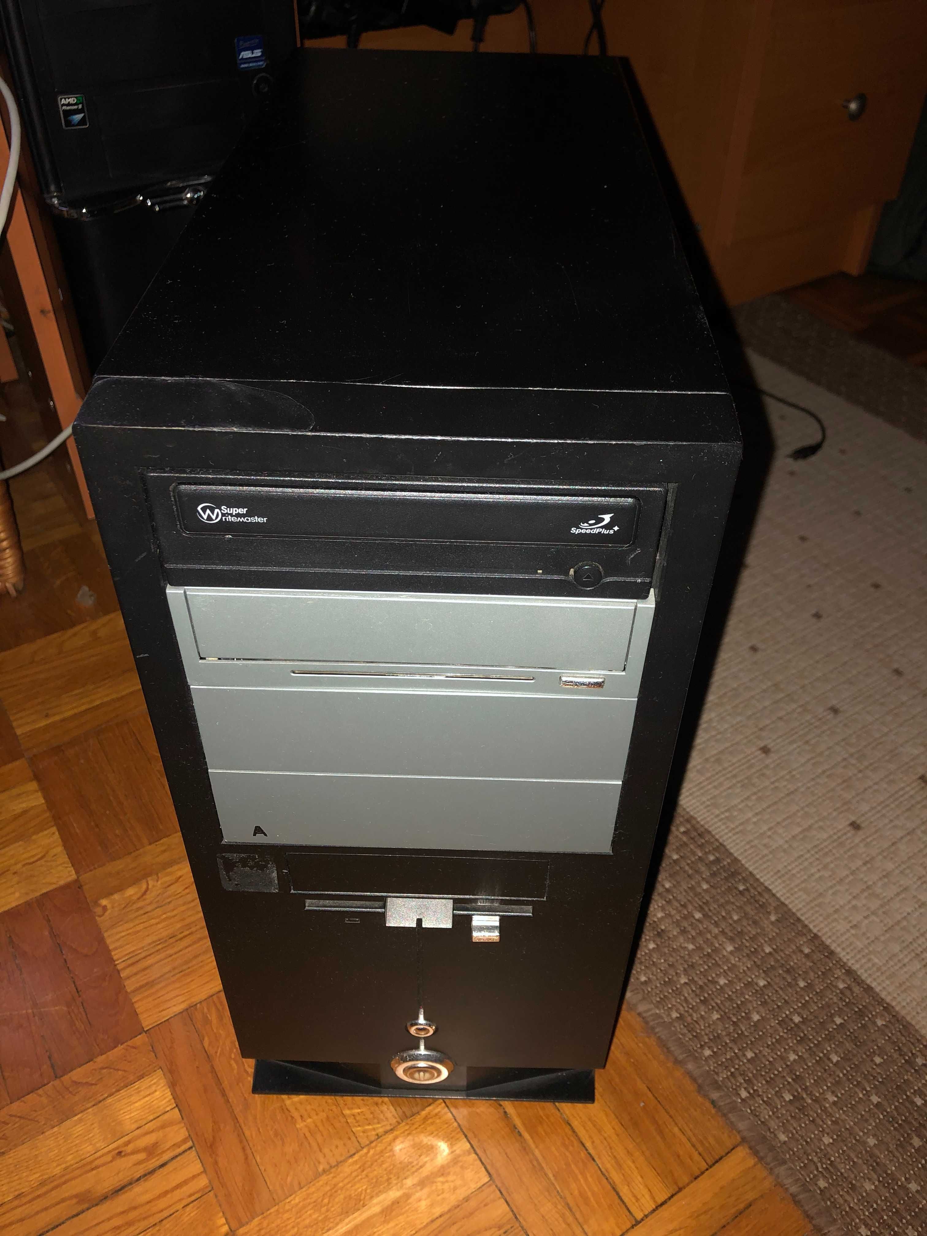 Sprzedam komputer stacjonarny z monitorem Sony
