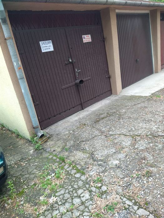 Sprzedam garaż 17m2 razem z autem Kraków Dąbie