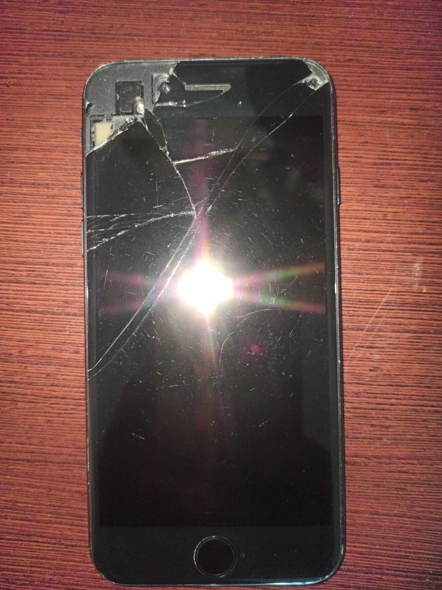 iPhone 7 на 128gb.На запчасти