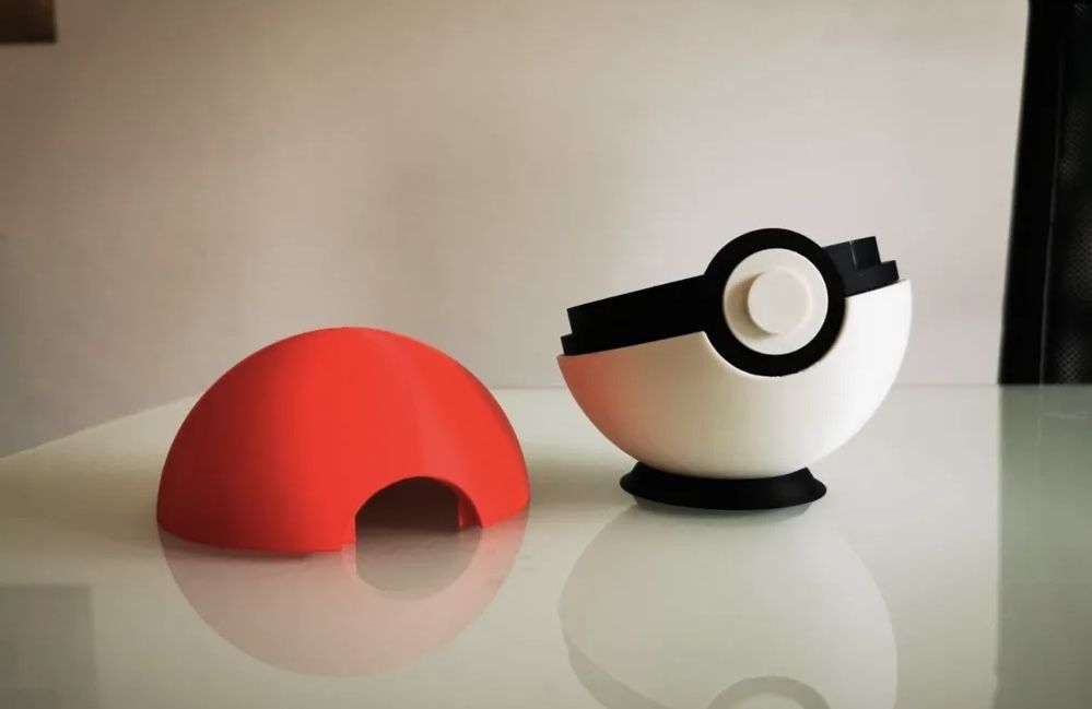 Pokémon Pokemon – Replica realista com compartimento de armazenament