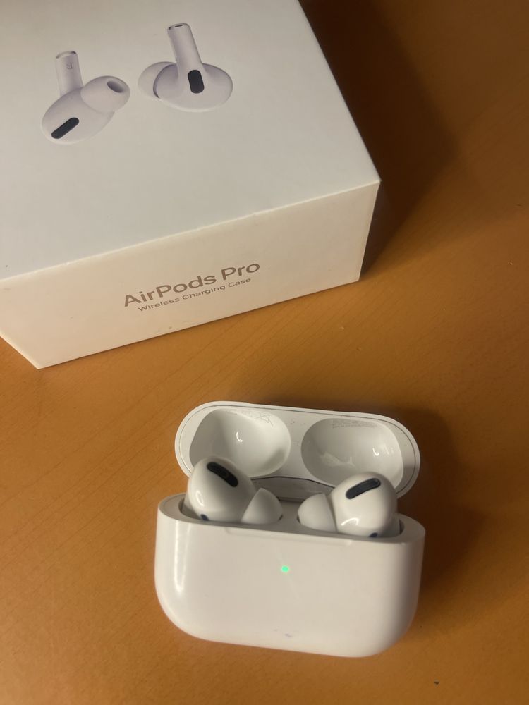 Продам свої Airpods Pro першого покоління