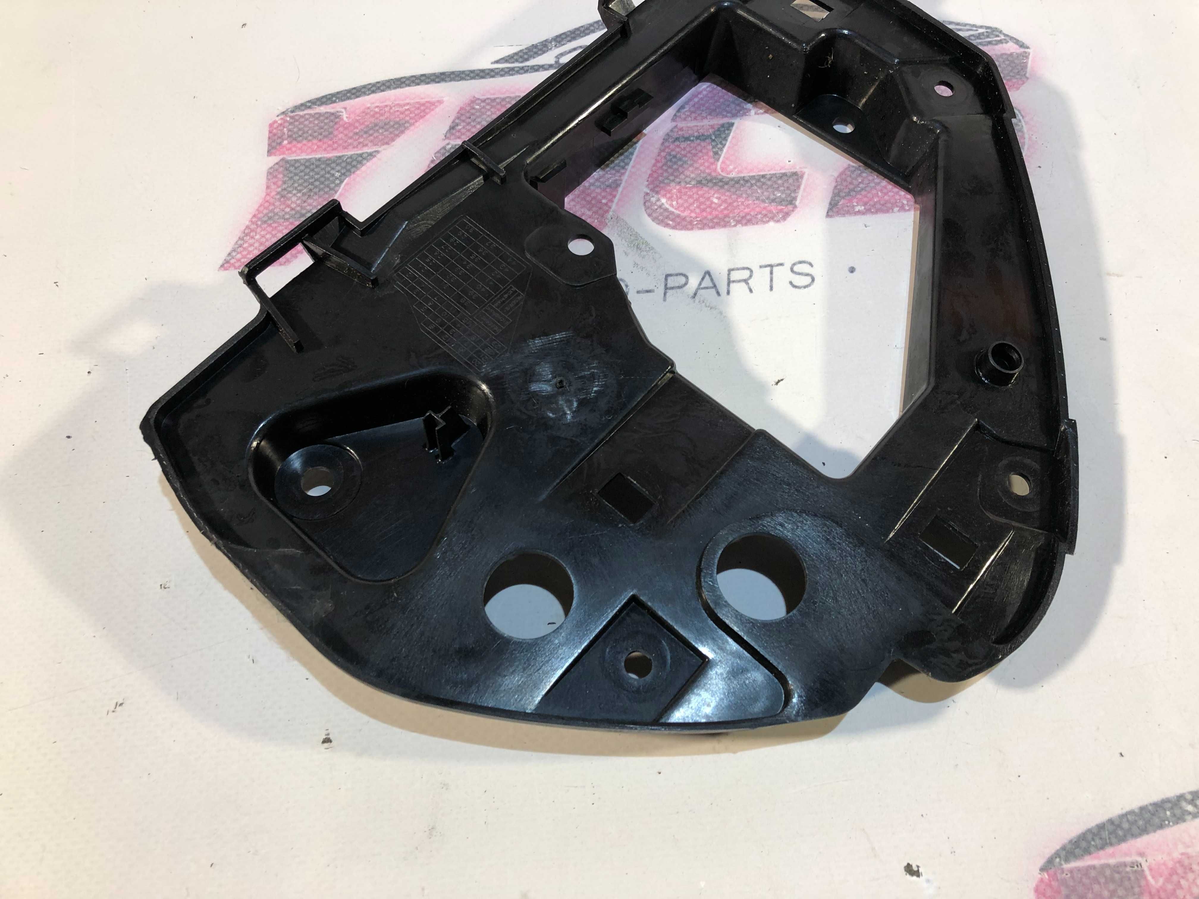 Plastico Caixa Fusiveis Interior AUDI A3 S3 8L ORIGINAL