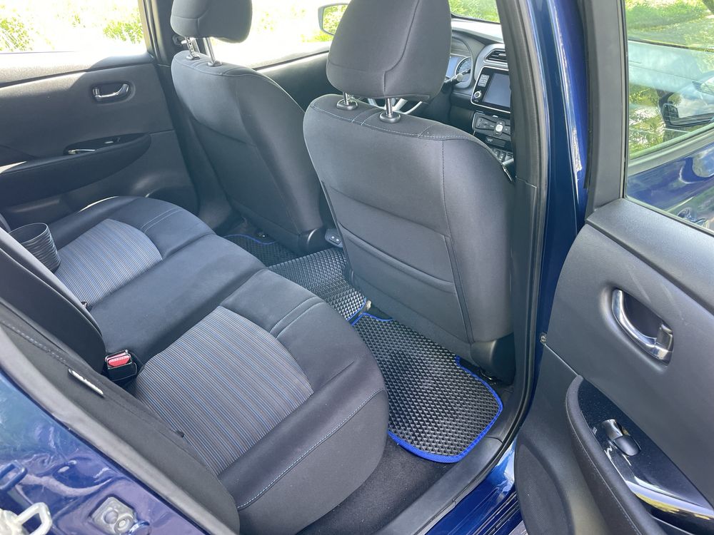 Продам Nissan Leaf