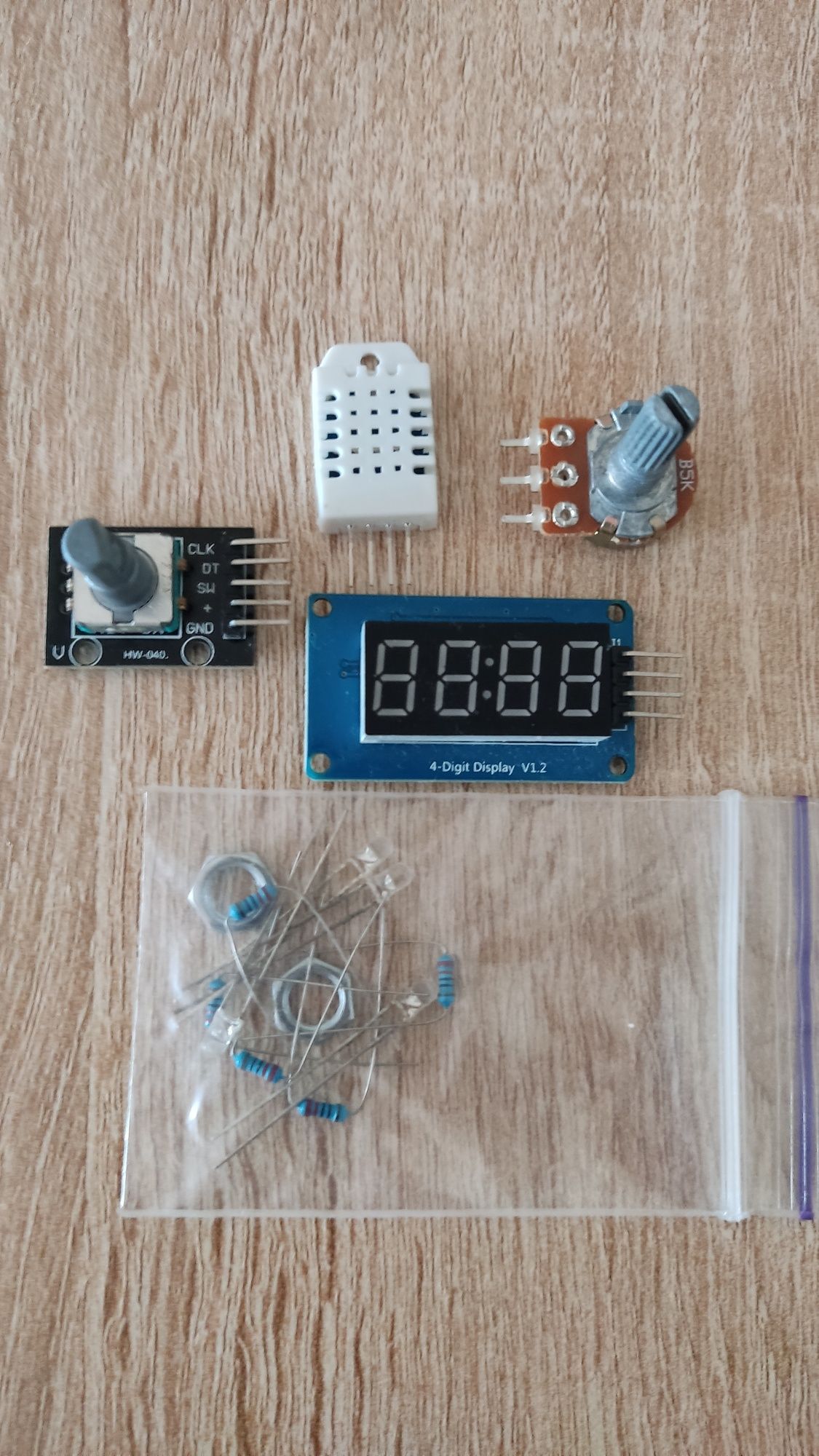 Плата розробки STM32 Nucleo-F303RE і інші деталі