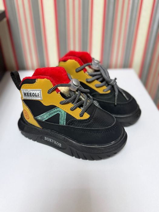 Зимові черевики для хлопчика