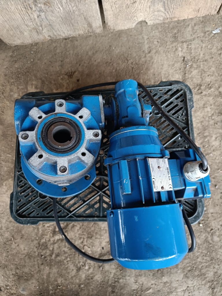 Silnik Besel z przekładnią 0,09 kW