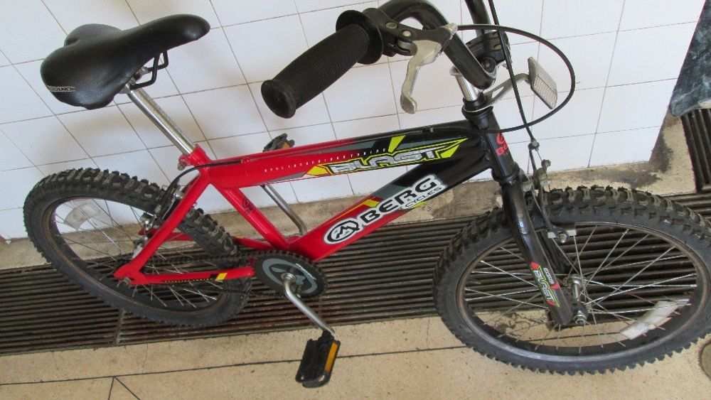 Bicicleta marca Berg roda 20-robusta como nova