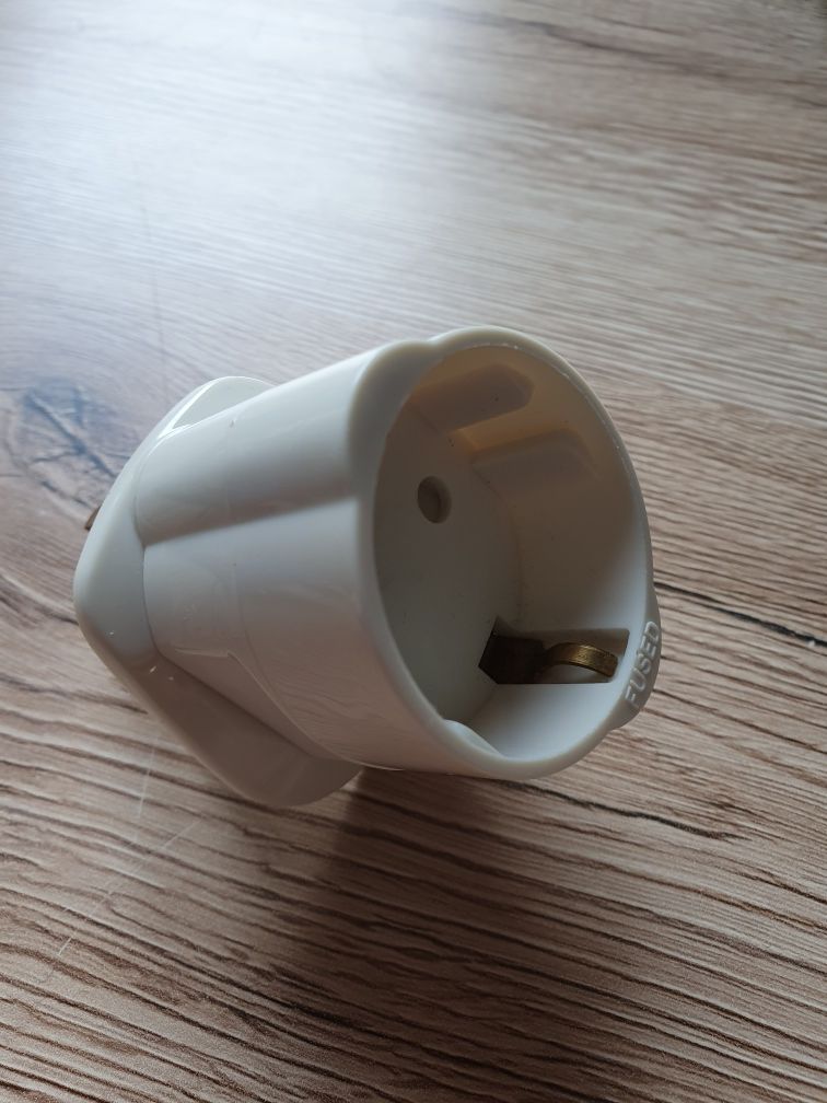 4x Adapter sieciowy przejściówka angielska