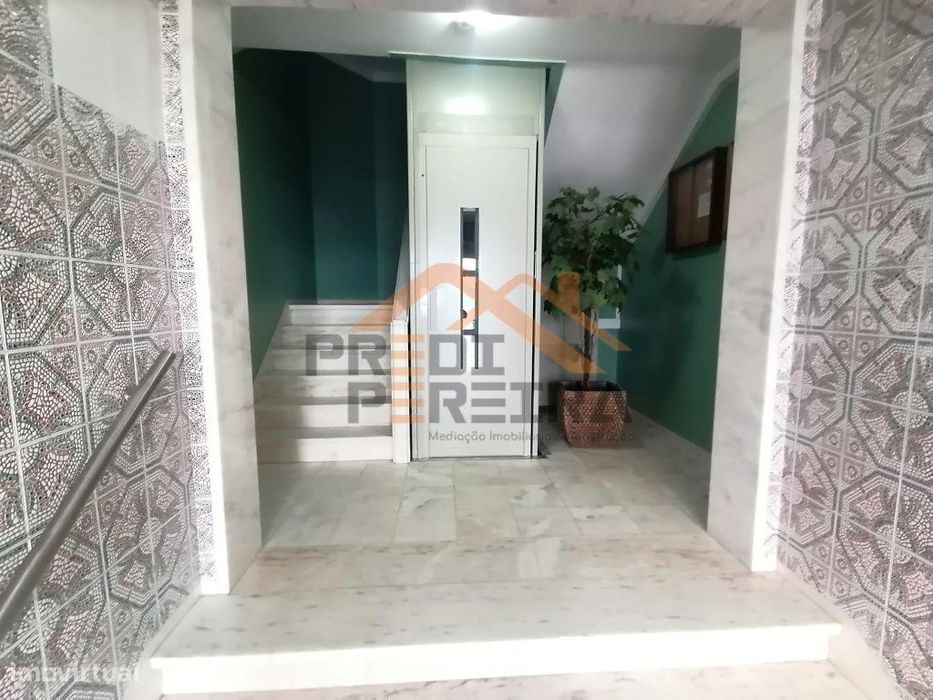 Quartos para arrendar, na Ramada - Bons Dias | Próximo do ISCE).