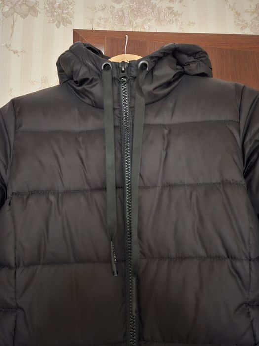 Зимова жіноча куртка