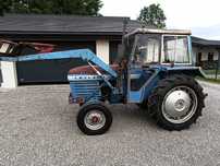 Ciągnik rolniczy Leyland 245 z turem. Silnik Perkins 3 cylindry
