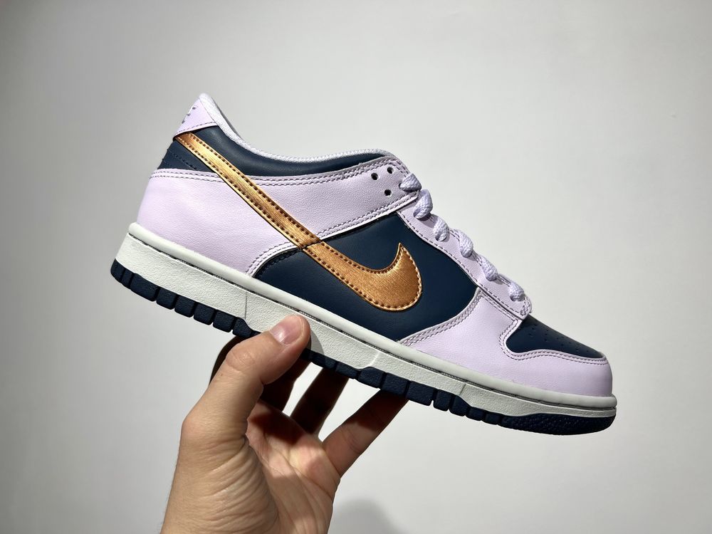 Кросівки Nike Dunk Low Se (Gs) DX1663-400