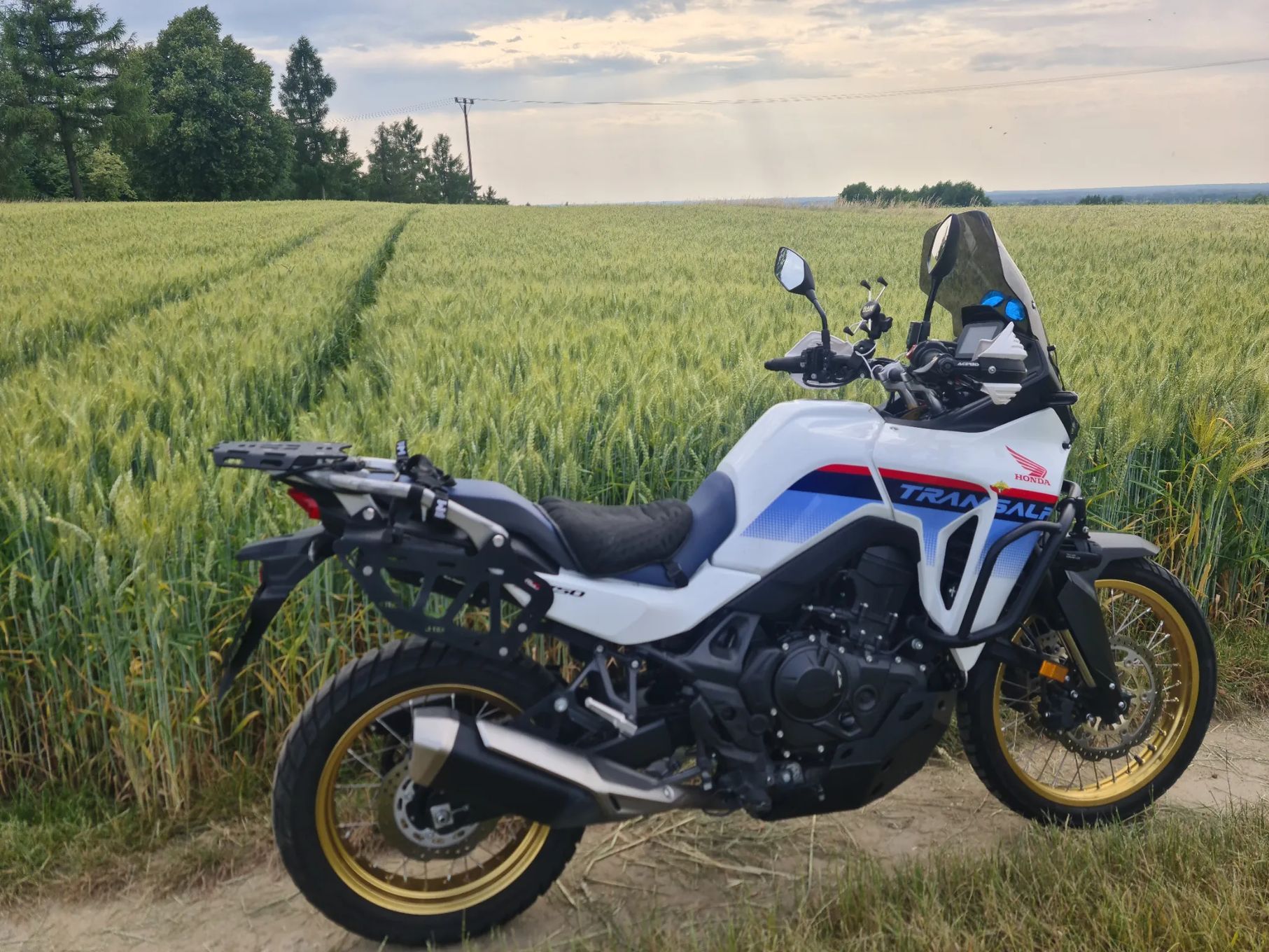 Honda Transalp Honda Transalp 750 PL salon, pierwszy właściciel, gotowy do jazdy.