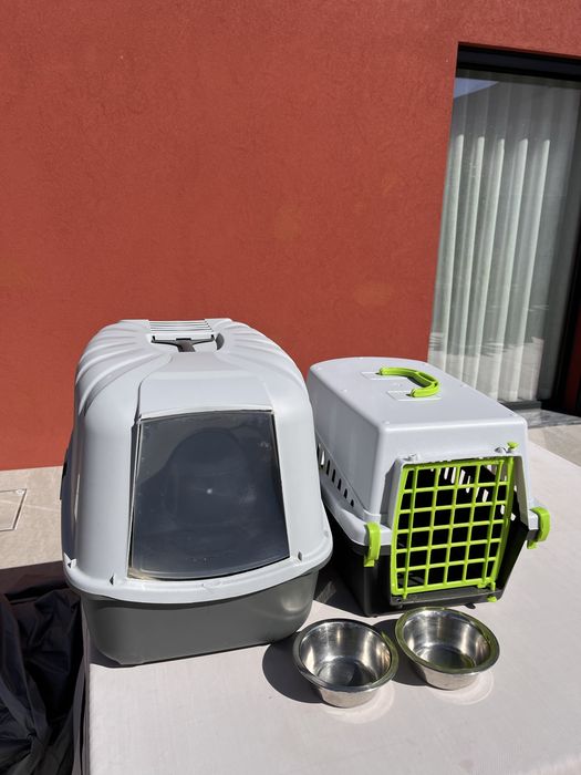 Caixa de areia, transportadora e comedoros