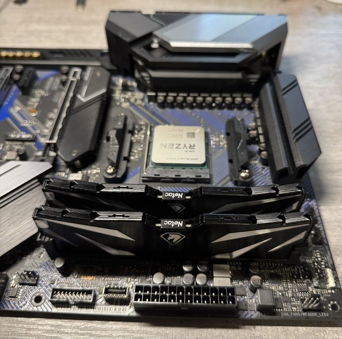 Комплект Ryzen 7 5700X, B550 EXTREME 4, 32gb 3200mhz