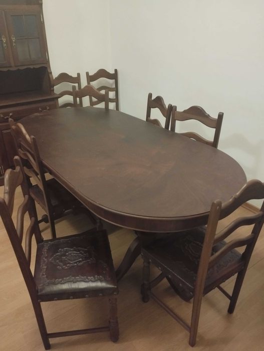 Mesa de Sala com 8 cadeiras