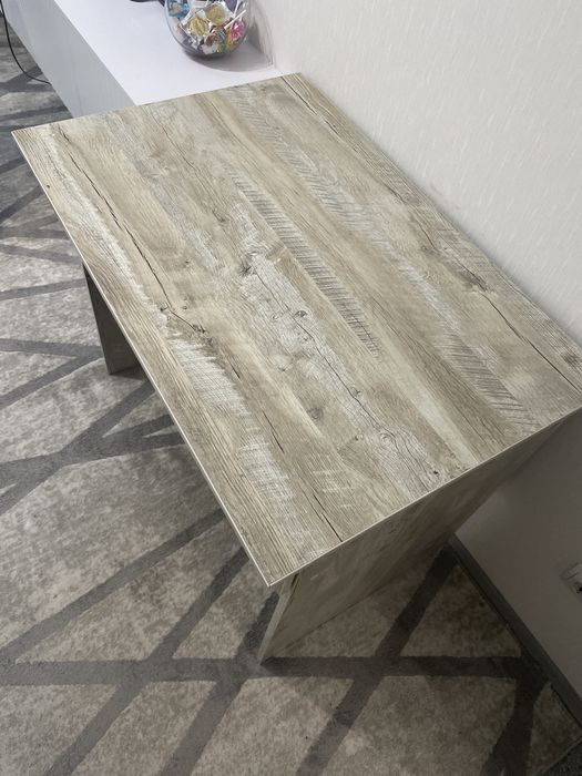 Продам дитячий письмовий стіл