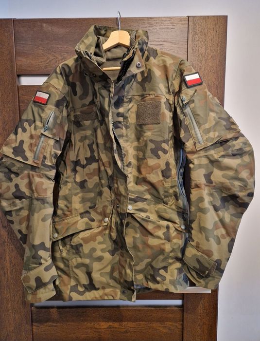 Zestaw odzieży wojskowej gora-tex z gratisem