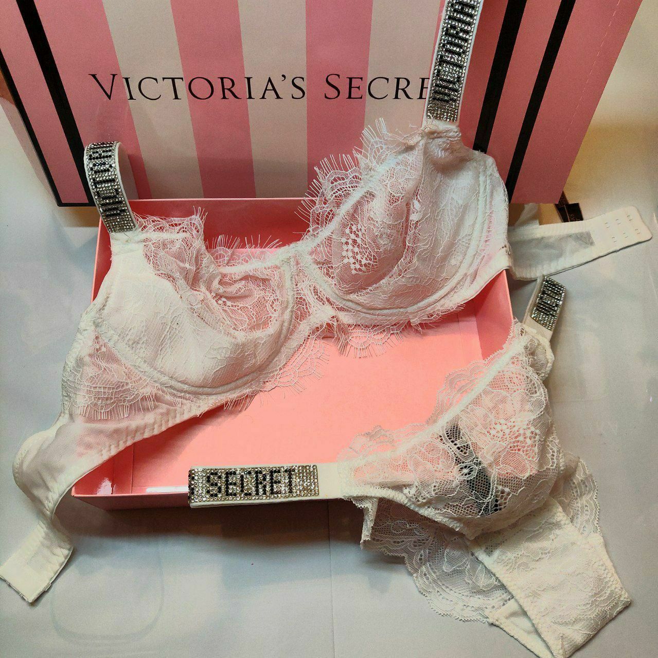 Нижнее белье Victoria's Secret Комплект Виктория Сикрет В/С/D