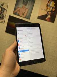 Продам планшет айпад apple iPad mini 2 32Gb скол на экране не заряж.