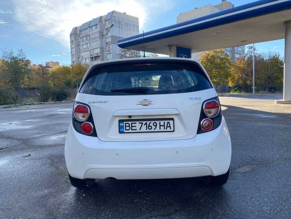 Chevrolet Aveo 2012 року 1.2/бензин