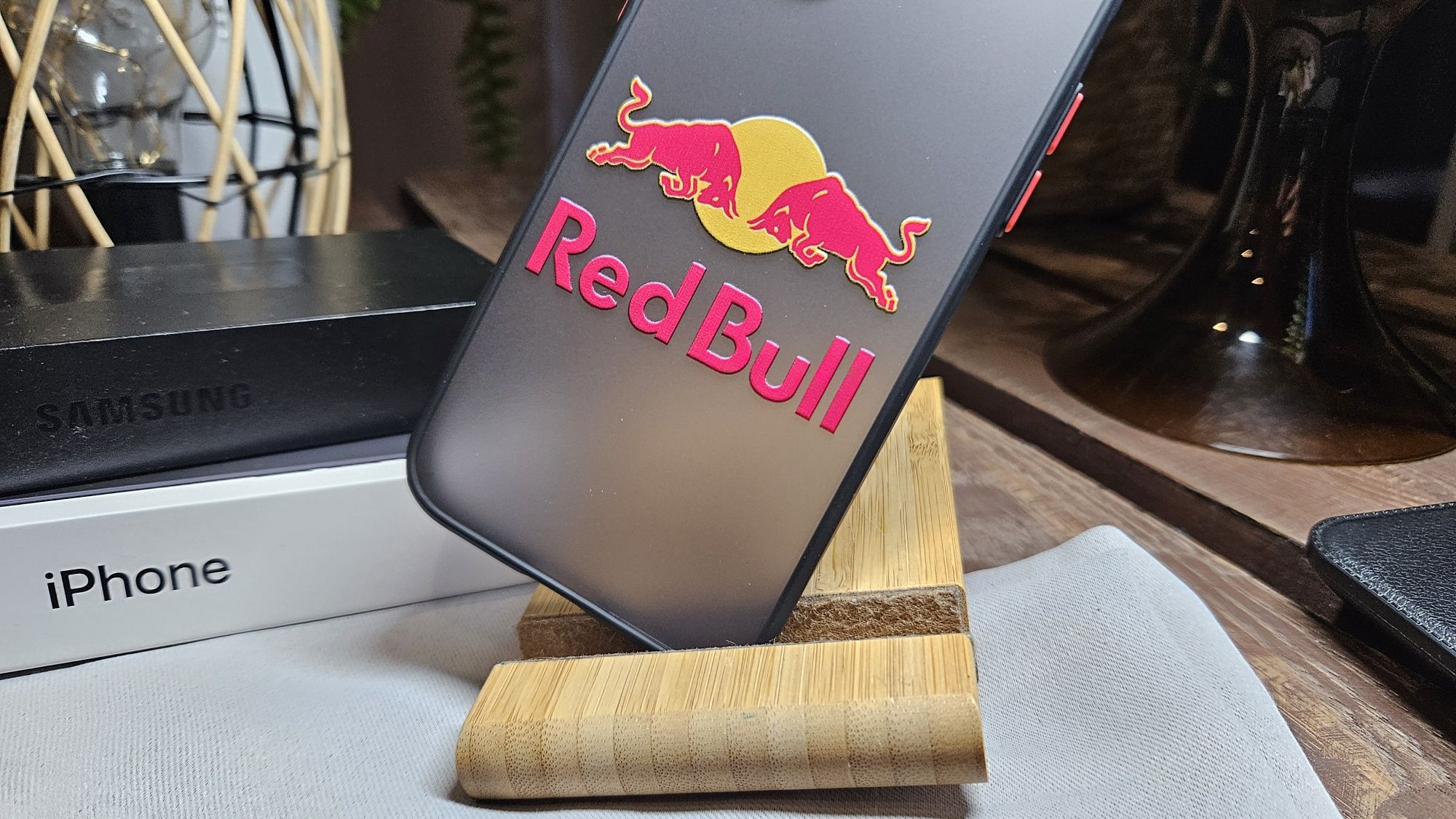 Etui Iphone 12 Red Bull
