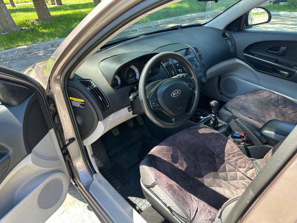 Продам свою KIA CEED
