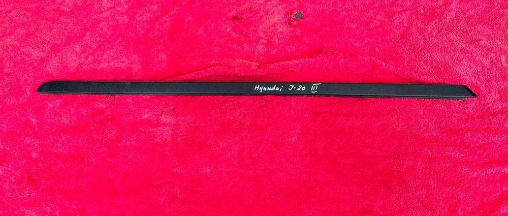 Hyundai I-20 III Listwa Lewa Szyby Przód