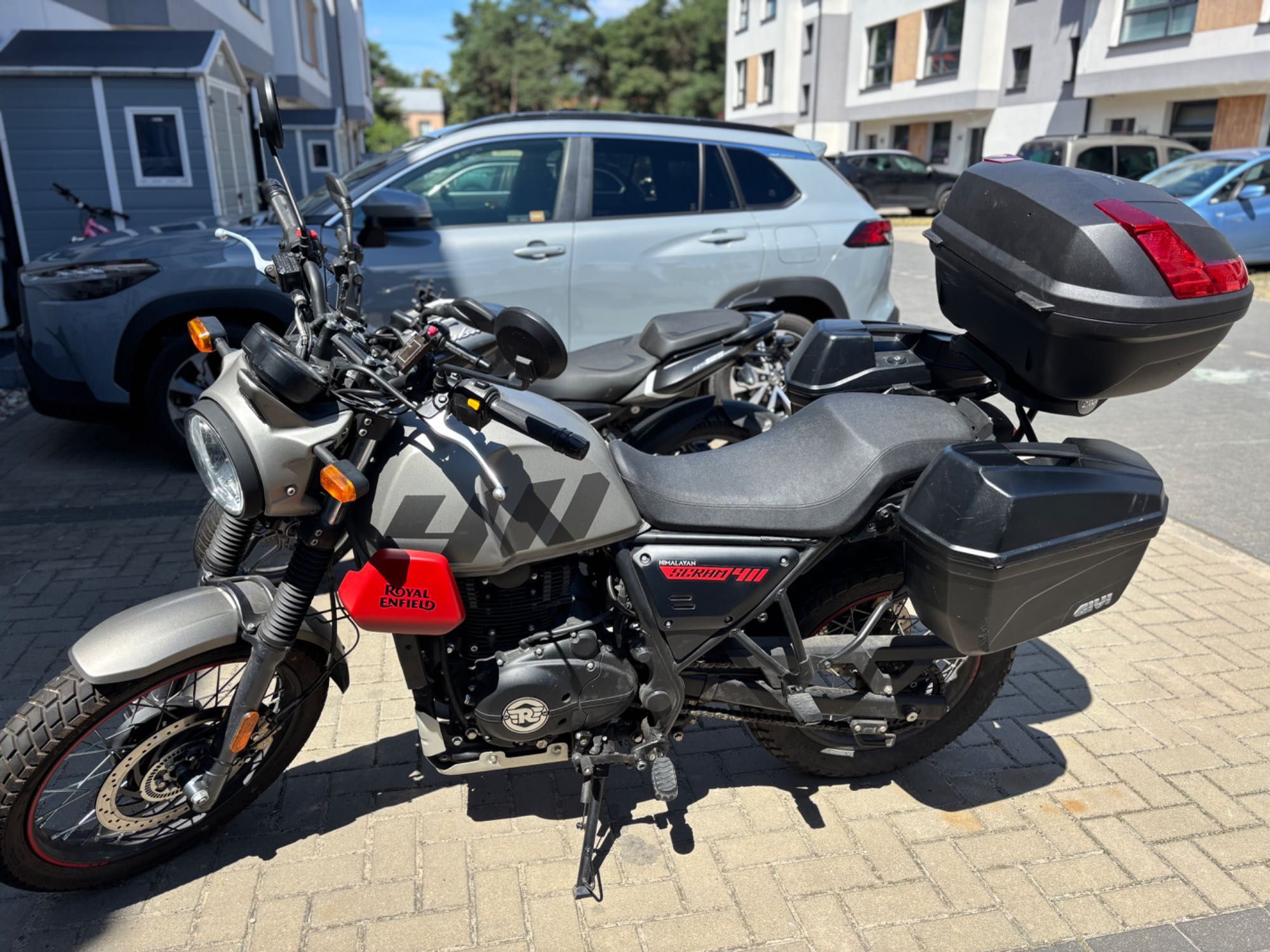 Motor Royal Enfield i Bajaj
