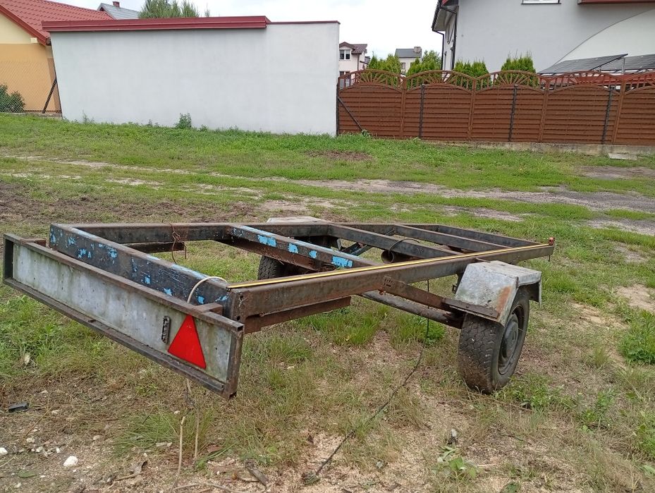 Przyczepka samochodowa