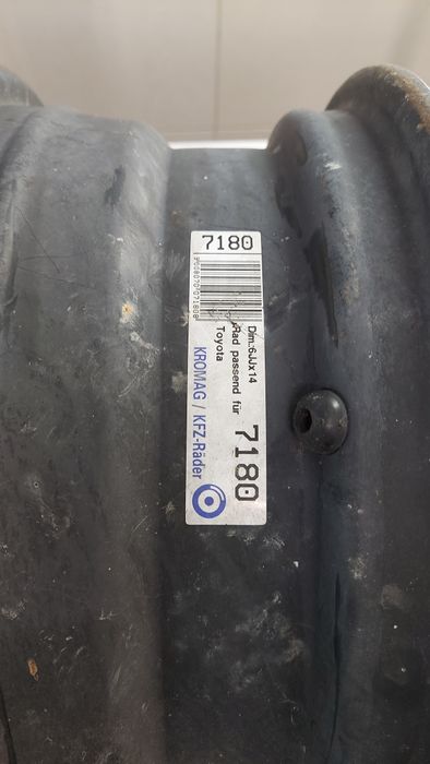 Opony Felgi Toyota 14" 6J  5x100 et45 2szt