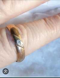 Обручальное золотое кольцо с бриллиантом 583 проба