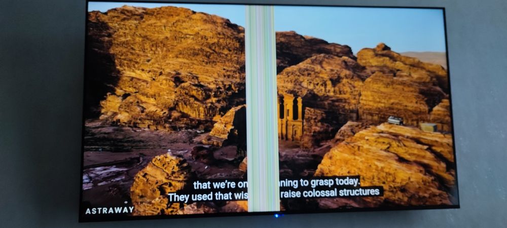 Б/У телевізор Ergo 65DUS8000 з дефектом на екрані