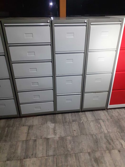 Magazynowe regały  szafy metalowe  szafki metalowe  stoły warsztatowe