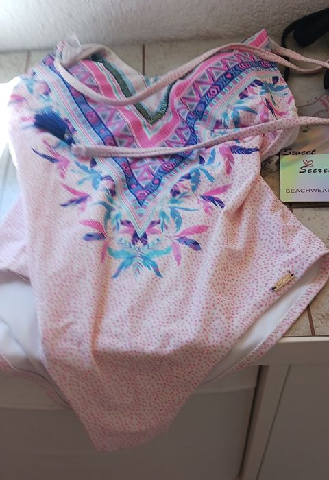 Fatos de banho t.S,M por 10€ cada