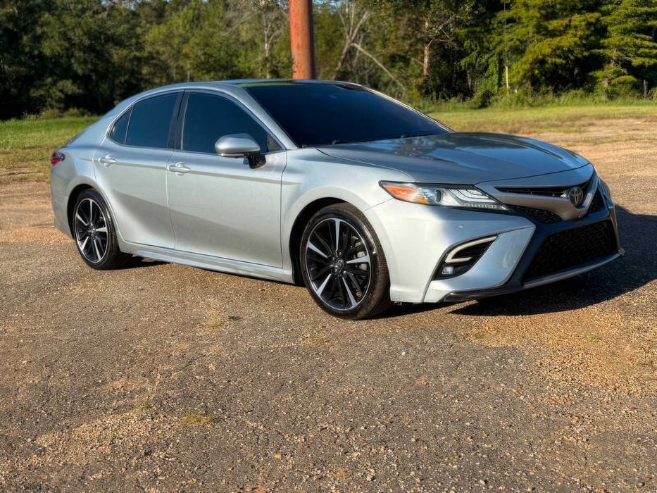 Toyota Camry      2018