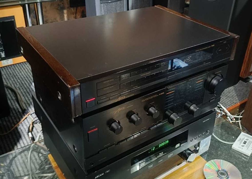 Grundig Fine Arts A-9000  + подарунок тюнер