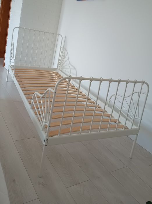 Łóżko regulowane rosnące z dzieckiem